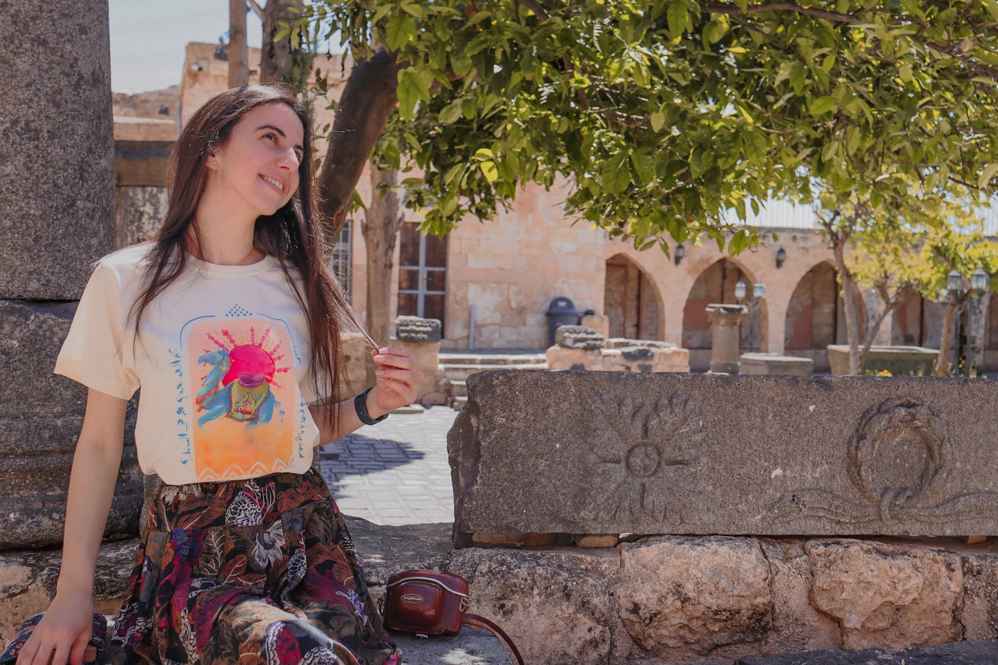 Camel Voyage -Unisex t-shirt